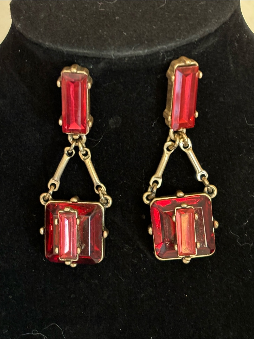 Red Crystal Drop Gold-Tone Earrings - Elegant Vintage Style